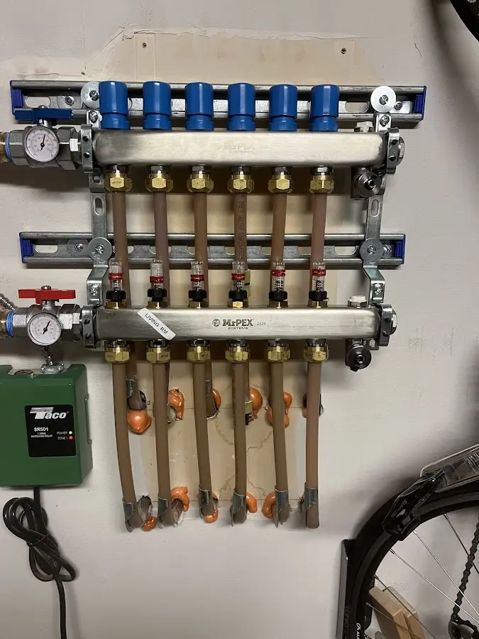 Plumber performing Leak Detection at a residential property in Pearl City